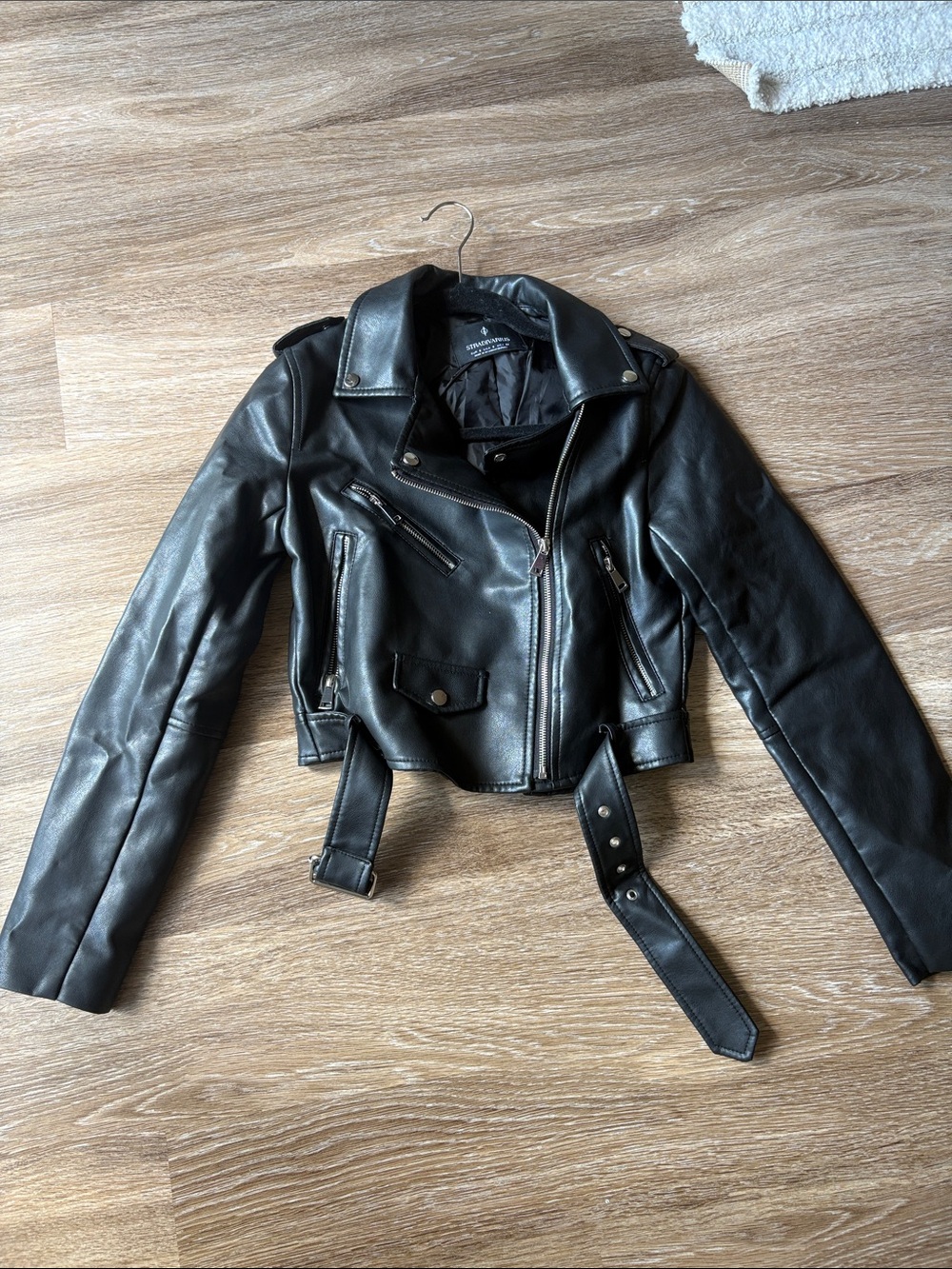 stradivarius Black Faux Leather Cropped Moto Jacket with Belt